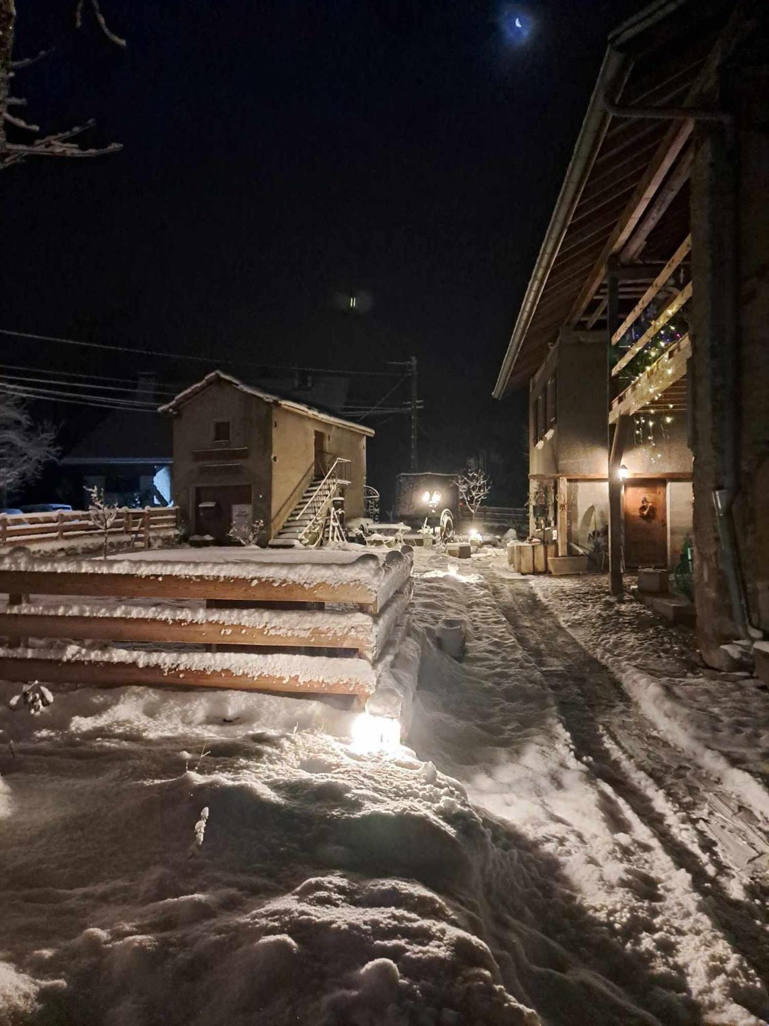 Maison D'Hotes Des Bassins D'Oche Saint-Paul-en-Chablais Eksteriør billede